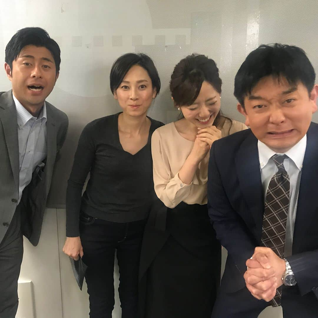 内田嶺衣奈さんのインスタグラム写真 - (内田嶺衣奈Instagram)「「内田、よくぞ無事に帰って来てくれた〜〜！」と、感極まりながら？迎えてくれた伊藤さん、それに驚く島田さん、顔で気持ちを表現してくれた榎並さんと☺︎ みなさんに会えてほっこり♡♡ #みんなのニュース #伊藤アナ #島田アナ #榎並アナ #感動の？再会♡」3月1日 14時18分 - reina.uchida