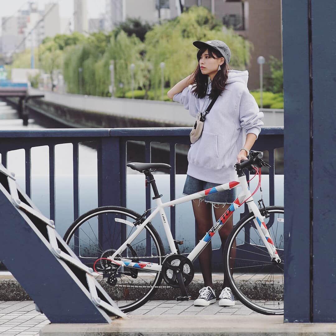 NESTOさんのインスタグラム写真 - (NESTOInstagram)「遊び、通勤、通学、そして本格的なスポーツまで、"LIMIT 2"はさまざま場面で活躍します。 __ #NESTObikes #LIMIT2 #cycling #cyclinglife #クロスバイク #サイクリング #自転車 #cyclingphotos #instacycling #japanbrand #fromwhereiride #crossbike #rideshimano #フィットネス #健康 #Workout #ワークアウト #Sports #ロングライド #movie #MAXXIS #DETONATOR #自転車のある生活 #Sports #instafashion #ootd #コーディネート」3月1日 18時40分 - nestobikes