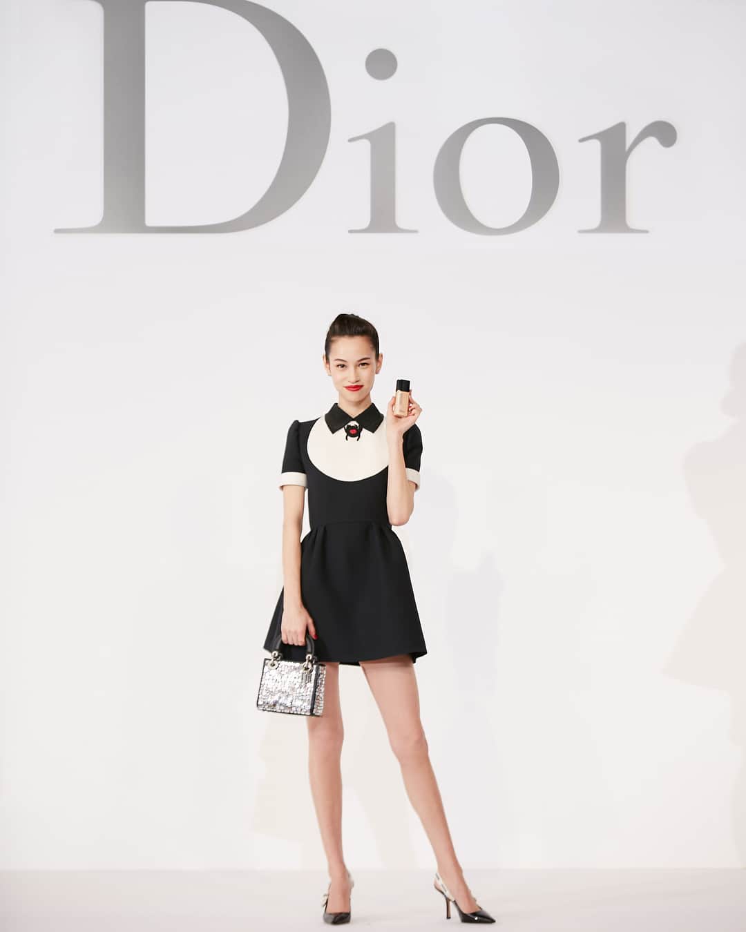 水原希子 さんのインスタグラム写真 - (水原希子 Instagram)「Dior Beautyアジア初のアンバサダーに就任する事ができて、本当に嬉しく思います。これからもアジアを始め、世界中の女性たちがもっと美しく、そしてもっと幸せになれるようにDior Beautyの精神を発信していきたいと思います！ よろしくお願いします🙏❤️ @diormakeup @dior  #フォーエヴァーアンダーカバー #カモフラージュファンデーション」3月1日 19時23分 - i_am_kiko