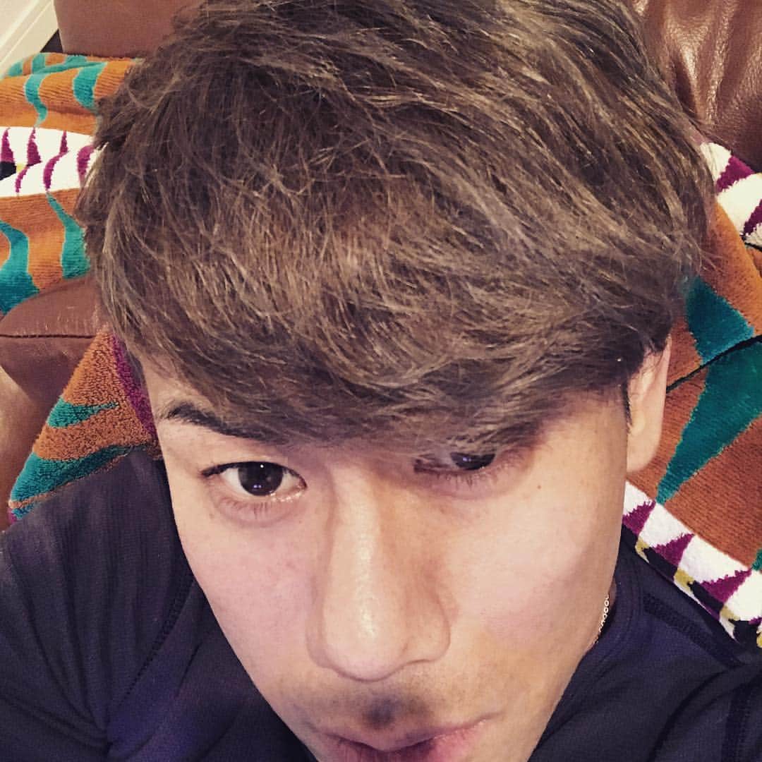 川畑要さんのインスタグラム写真 川畑要instagram ヤンキーみたいになっていたので久々アッシュにしてもらいました 筋肉美容師の丸ちゃんいつもありがとう ゞ要 川畑要 Chemistry Singer Air 筋肉美容師 3月2日 0時08分 Kawabata1979
