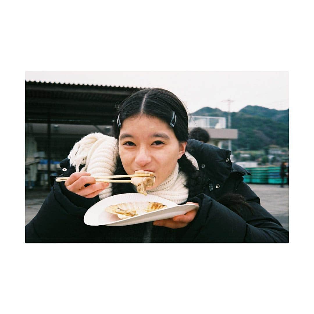 芳根京子さんのインスタグラム写真 - (芳根京子Instagram)「2月28日に21歳になりました！ たくさんのお祝いメッセージ、プレゼントありがとうございます！☺︎ 21歳もニコニコ笑顔で全力で。 まずは海月姫を完走せねばっ！ 撮影も残り少なく寂しくなって来ましたが、最後までだいすきな皆さんと、大切に作品を作り上げていきたいと思います。 これからも応援よろしくお願い致します！  #film #芳根京子 #海月姫」3月2日 10時19分 - yoshinekyoko