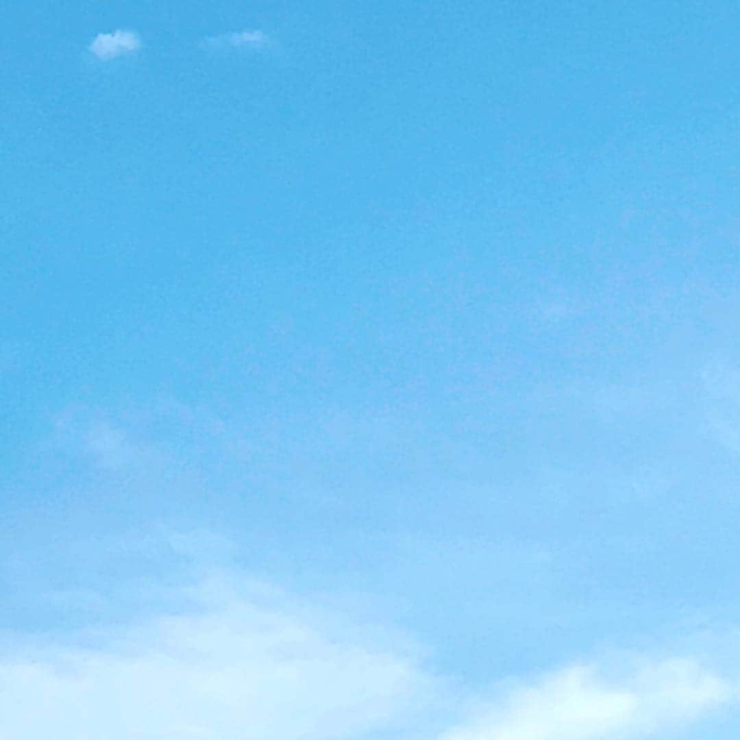 江口拓也さんのインスタグラム写真 - (江口拓也Instagram)「良い天気💆🏻‍♂️すき💆🏻‍♂️ #青空」3月2日 13時11分 - takuyaeguchi81