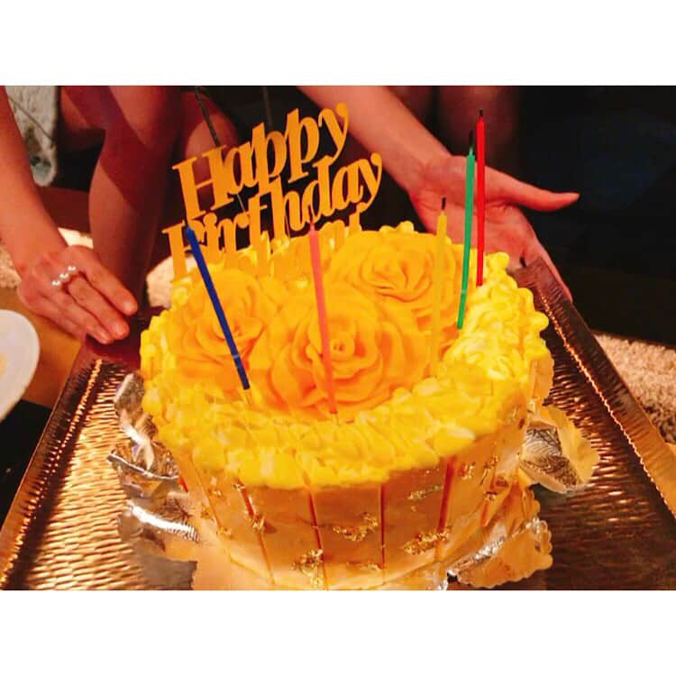 赤谷奈緒子のインスタグラム：「一昨日♡♡♡ . . #昔から変わらず綺麗で優しいみはちゃん♡ #一緒にお祝い出来て良かった☺️♡ #お誕生日おめでとう🎉 💕 #今日はなんだか1日バタバタ🤔」