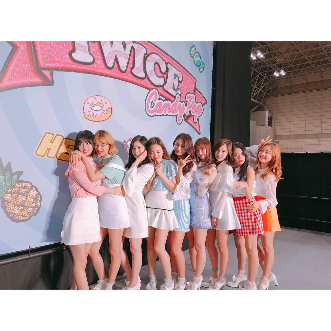 TWICE JAPANさんのインスタグラム写真 - (TWICE JAPANInstagram)「‪TWICE JAPAN 2nd SINGLE『Candy Pop』リリース記念イベント！‬やはりONCEからの熱い応援はいつも嬉しい、そして力になります♪ また会いましょう♡  そして03.24ミナの誕生日をみんなでお祝いしました^^ ‪#TWICE #CandyPop ‬」3月31日 18時29分 - jypetwice_japan