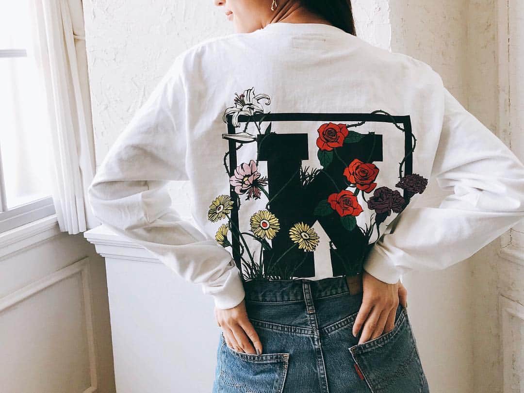 のインスタグラム：「kineticsのロンT後ろがかわいくてすき🌹最近よく着てる☺︎ さっ今日はTGCだよー！😇💚 楽しもう♡ #kinetics #TGC #あかねのしふく」