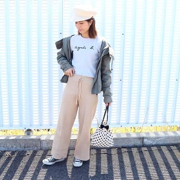 RANKING CHUUN fashionランキングチューンさんのインスタグラム写真 - (RANKING CHUUN fashionランキングチューンInstagram)「. RANKING CHUUN fashion . @_ariiisu_ さんの ＜春の大人カジュアルコーデBEST5＞ . 第１位はトレンドカジュアルコーデ✨ . Tシャツ▶ #agnesb ニットワイドパンツ▶ @dholic_official  バッグ▶  @daiso_official  スニーカー▶ @converse_jp ♥ワンポイント カーキの差し色でジャケットをはおり、キャスケットで一気に春っぽくしてみました！ニットパンツは着方次第で冬っぽくなるので合わせる色やアイテム次第で春っぽく着られます♪ . 以上、@_ariiisu_ さんの ＜春の大人カジュアルコーデBEST5＞でした💎 大人の抜け感があるカジュアルコーデばかりで、 とても参考になりましたね😆✨ 突然ですが次回、ランキングチューン最終回です！！ 最終回はどんなコーデが登場するでしょうか！お楽しみに🌠 . #rankingchuun #ファッション#fashion  #オシャレ #きょコ #着画 #instafashion #ootd  #おしゃれさんと繋がりたい #フォローミー  #いつコ #outfit  #大人カジュアルコーデ#大人コーデ #上品コーデ #コーディネート探検隊 #ユニジョ#ジユジョ #ママコーデ #カジュア ル #コーデ女子部 #ootd_kob #カフェ #カジュアルコーデ #トレンド #春コーデ」3月27日 21時16分 - ranking_chuun_fashion