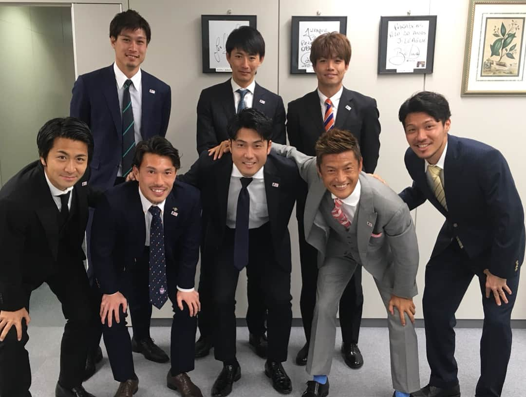 小宮山尊信のインスタグラム：「9年間所属した選手会も昨日で最後でした！ 協会、選手の間に入り、様々な問題解決に取り組み、今日までの発展に関わる事ができました。これからは1人のサッカーファンとしてますますの発展を期待しています。 その後慰労会を開いて頂きました！ありがとうございました！ #バンさん来ず#恨む #高橋秀人#播戸竜二#川島永嗣#大谷秀和#小川佳純#中町公祐#菅和範#小池純輝#守田達弥#登里享平#慰労会」