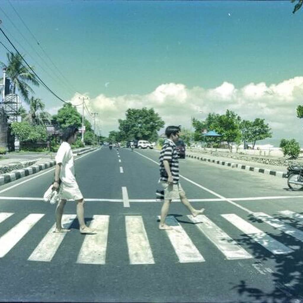松田岳二さんのインスタグラム写真 - (松田岳二Instagram)「竜二が健太郎と一緒にバリに行った時の写真を送ってくれた。1996年だから僕が26、健ちゃん23歳。」3月27日 16時37分 - cbsmgrfc