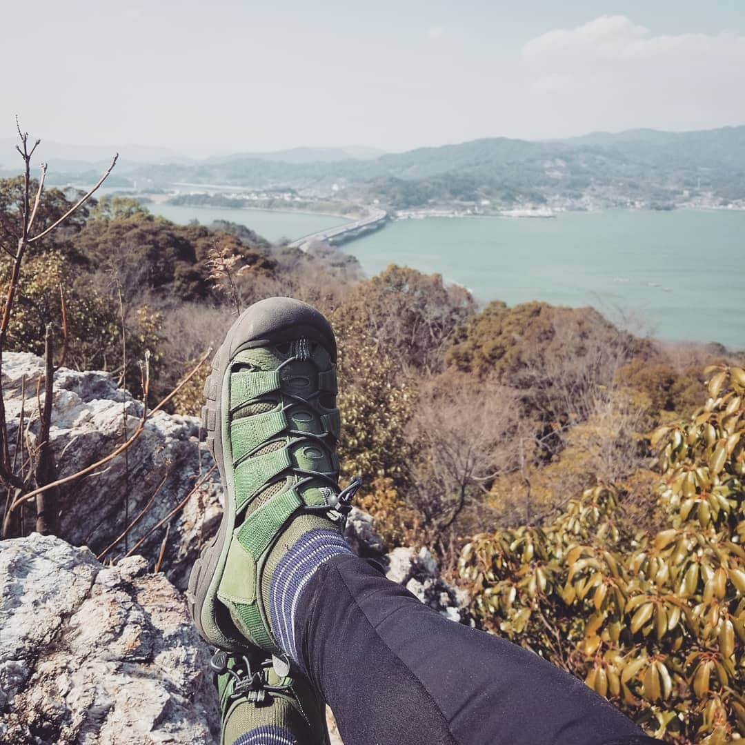 山下晃和さんのインスタグラム写真 - (山下晃和Instagram)「Cycling,Camping,Hiking,Walking.  With KEEN Newport  everywhere,anytime.  #keen #newport #keenambassador #Japan #keennewport #キーン #ニューポート #JAPAN #春 #Spring #今日もkeenを履かなくちゃ #KEENDAY #キーン日和 #Camp #trip #travel #hike #outdoor #tent #キャンプ #アウトドア @keen @keen_japan @keenhk @keenthailand @keenkorea @ral.life #Galaxyカメラ部 #風景」3月27日 16時53分 - travel_akikazoo