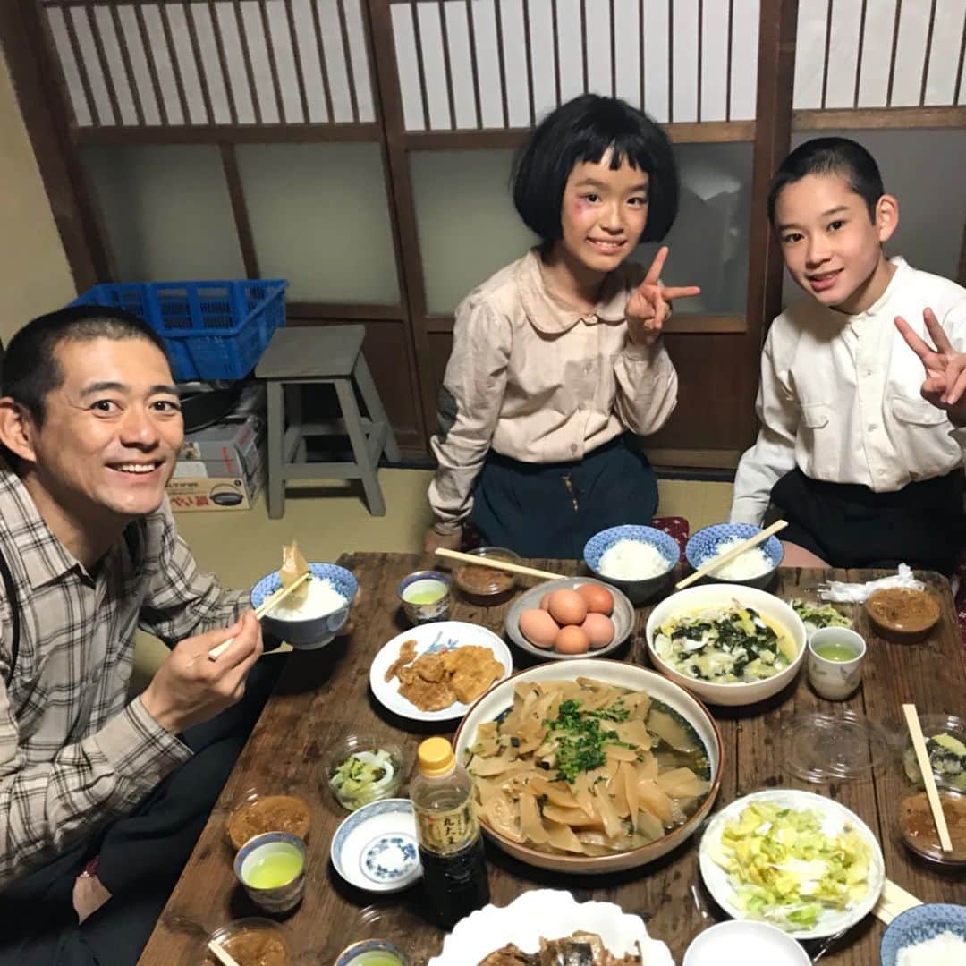 博多華丸さんのインスタグラム写真 - (博多華丸Instagram)「津屋崎のお母さんたちが 夕飯を用意してくれました。 子どもたちには 渋すぎるでしょ（笑）」3月27日 18時32分 - okazakimitsuteru