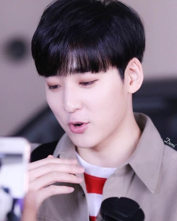 ケビン・ウーのインスタグラム：「— ♡ . . . ʚ 180306| Angel Woo before and after #ASC ɞ . . . #KevinWoo #WooSungHyun #Kevin #케빈 #EliKim #KimKyungJae #ShinSooHyun #SooHyun #Kiseop #LeeKiseop #Seop #Hoon #YeoHoonMin # #Jun #JunYoung #LeeJunYoung #UKISS #유키스 #키스미 #KPOP #Kpopboys #kpopboyband . . . 【 @Kevinwoo_official 】」