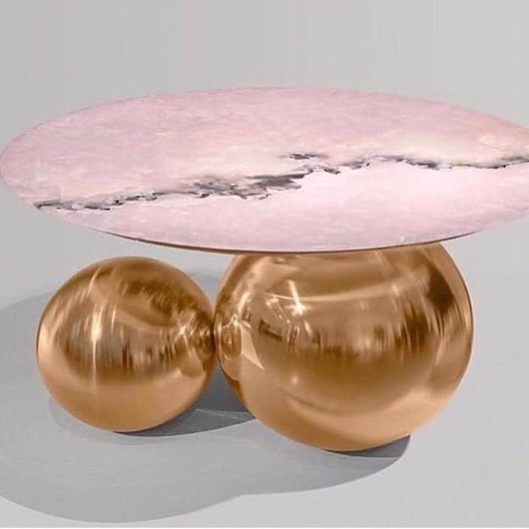 のインスタグラム：「Perfect coffee table 💓✨」