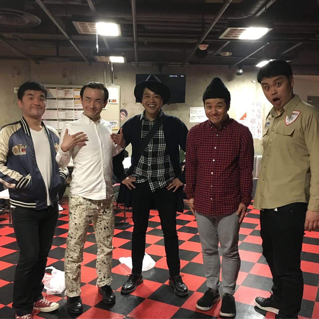 のインスタグラム：「2年間お世話になった∞ホールを卒業しました！とは言っても全く出なくなる訳ではないので今後もよろしくお願いします！ #ななまがり #シマッシュレコード嶋田  #すゑひろがりず  #同期 #意外と #バランスいい並び」