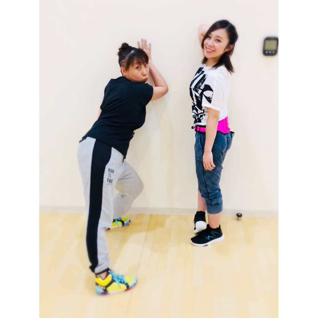 JOYFIT長岡日赤さんのインスタグラム写真 - (JOYFIT長岡日赤Instagram)「2018.03.27🎧BODY JAM84 内田インストラクター×諏訪 * * 長岡での合同新曲発表LASTは ボディジャム✨ ご参加頂いた皆様 ありがとうございました😌💕 * かっこいい振り付けに 楽しい音楽🎶 そして久しぶりの2人でのレッスン 楽しんでいただけましたか？😁 * 残るはSH'BAMと BODY VIVE3.1(TONE) 県央にて新曲発表です‼️ ぜひ県央で 最新ナンバーを楽しんでください👍 * * #ボディジャム #BODYJAM #ボディジャム84 #BODYJAM84 #レスミルズ #レズミルズ #LESMILLS #長岡 #長岡市 #スポーツクラブ #フィットネス #joyfit #ジョイフィット長岡日赤 #脂肪燃焼 #ストレス発散 #代謝アップ #有酸素運動 #スタジオ #スタジオレッスン」3月27日 23時47分 - joyfit_nagaokanisseki