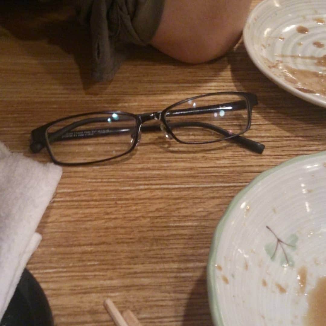 吉本拓さんのインスタグラム写真 - (吉本拓Instagram)「眼鏡を外すと寝る習性が有ることを発見。」3月28日 2時02分 - daitakutaku