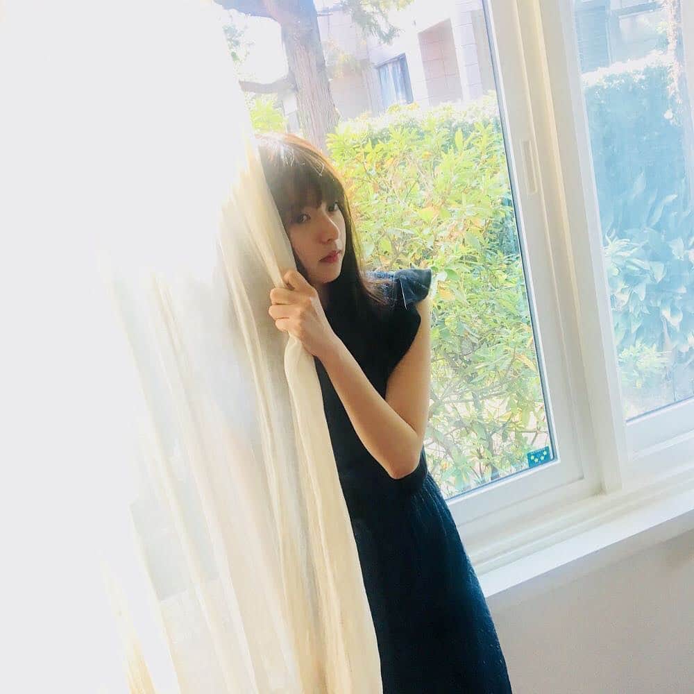週刊少年マガジンのインスタグラム：「#オフショット #レアショット #限定写真  本日発売の週刊少年マガジン17号のグラビアは #乃木坂46 #齋藤飛鳥 さん！ クオカを50名様に！」