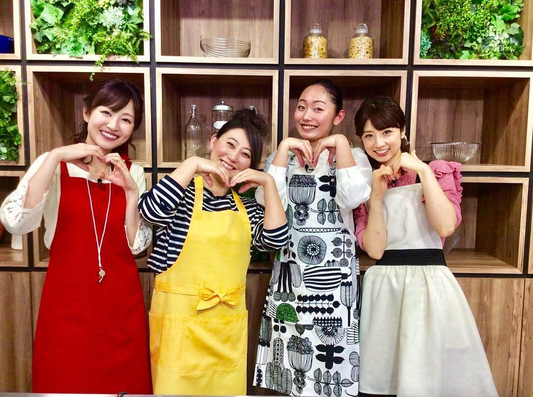 日本テレビ「ヒルナンデス！」さんのインスタグラム写真 - (日本テレビ「ヒルナンデス！」Instagram)「3月29日(木)ＯＡ『大ヨコヤマクッキング』のオフショット。 関ジャニ∞・横山さん＆安藤美姫さんがチキンナゲットにチャレンジ！さらに小倉優子さんが子どもでも簡単に作れるスコーンをご紹介！お楽しみに。 （C）日本テレビ #ヒルナンデス #大ヨコヤマクッキング #友近 #安藤美姫 #小倉優子 #滝菜月」3月29日 8時18分 - hirunandesu_ntv_official