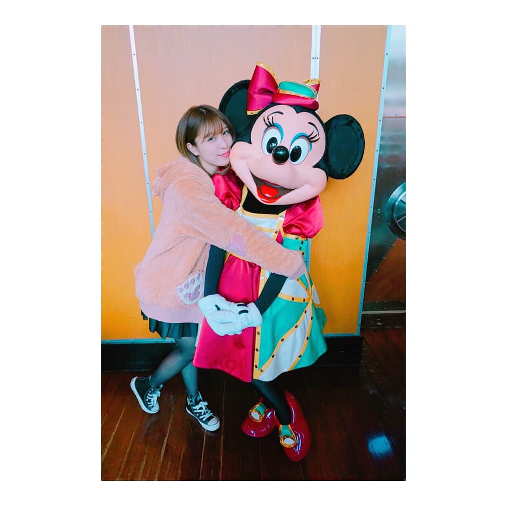 小嶋菜月さんのインスタグラム写真 - (小嶋菜月Instagram)「ミニーちゃん💗可愛い☺️💗 ディズニーシーにあるホライズンベイレストランはキャラクターが先まで会いに来てくれるの☺️最高だね☺️✨ #ディズニーシー #ミニー #ミニーちゃん #ホライズンベイ #ホライズンベイレストラン」3月29日 20時38分 - kojimanatsuki_offical