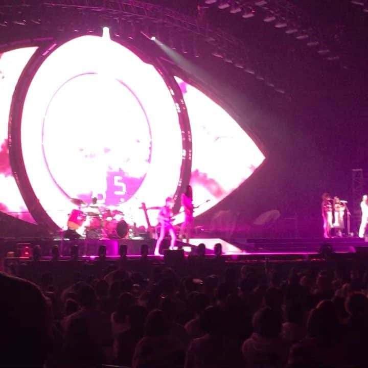 DJ AMIGAのインスタグラム：「昨日は娘さんのお供で #katyperry のライブへ 80'sテイスト全開で楽しかったです。 #katyperryconcert  #music  #daughter  #4yearsold」