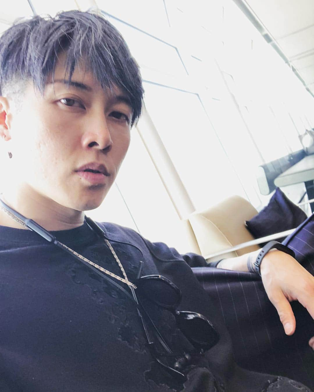 雅-MIYAVI-さんのインスタグラム写真 - (雅-MIYAVI-Instagram)「Off to 🇰🇷 #DAY2WorldTour」3月29日 15時08分 - miyavi_ishihara