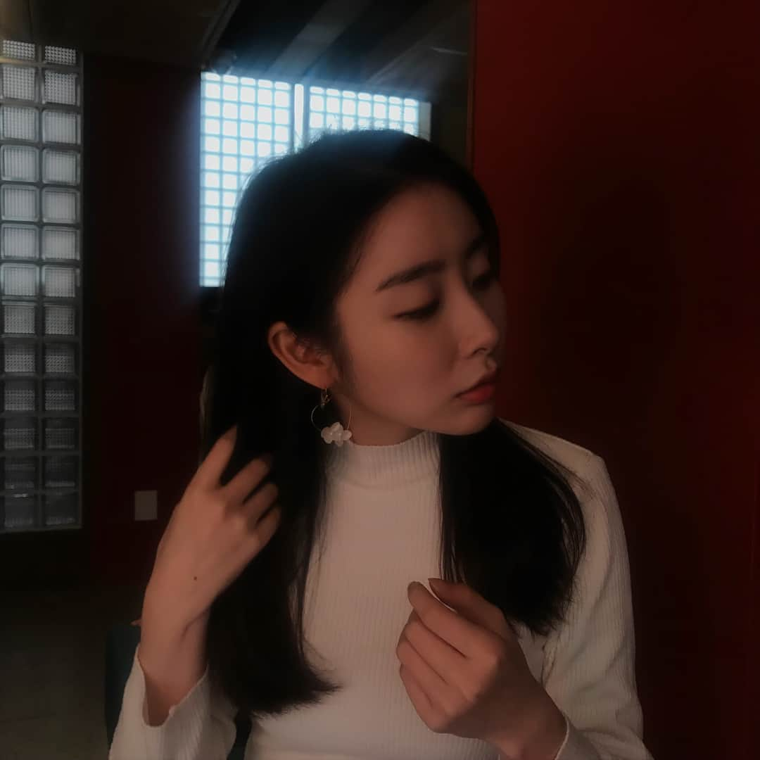 ガヨン さんのインスタグラム写真 - (ガヨン Instagram)「🌘 #김가영 #Kimgayoung #가영 #gayoung #ガヨン #가영스타그램 #gayoungstagram」3月29日 18時36分 - gy._.1202