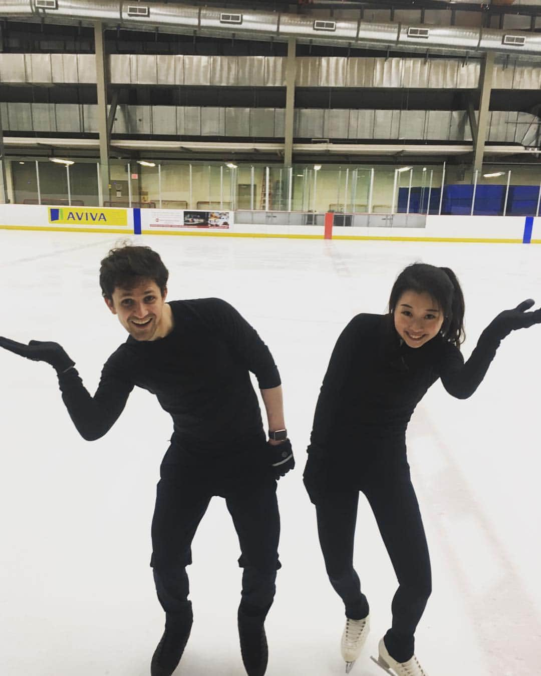 小野真琳さんのインスタグラム写真 - (小野真琳Instagram)「Planned unintentional twinning w the sheriff ⚫️🔵」3月30日 4時05分 - marin226