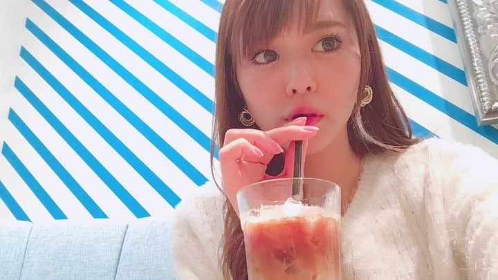比良祐里さんのインスタグラム写真 - (比良祐里Instagram)「優雅なブランチ…💓 #cafe #branch」3月30日 12時10分 - yuuri.hira