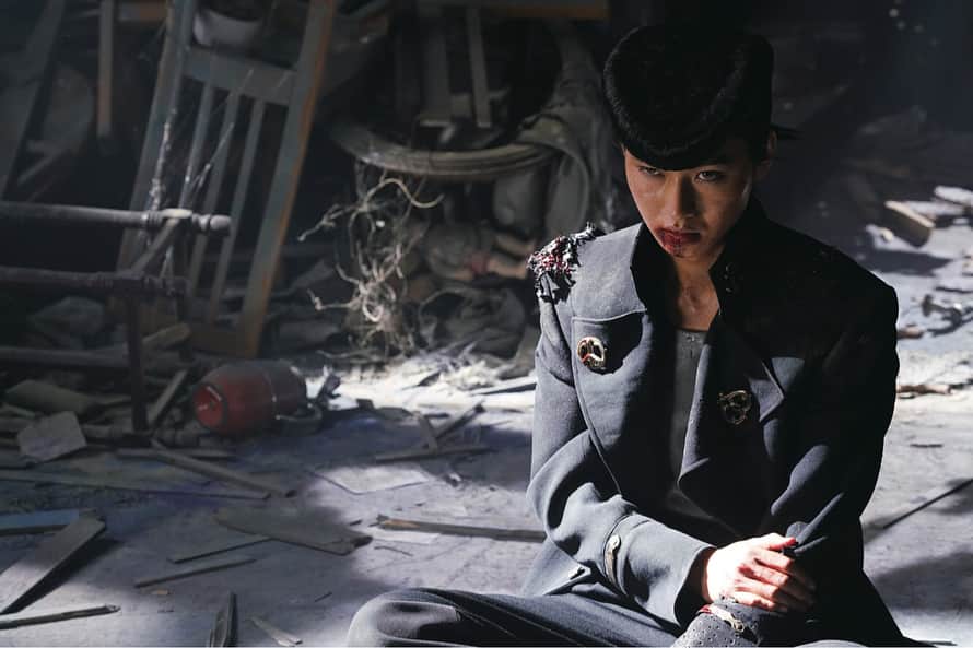 映画「ジョジョの奇妙な冒険」のインスタグラム：「💎名場面インスタ写真展💎 映画『ジョジョの奇妙な冒険 ダイヤモンドは砕けない 第一章』楽しんでいただけてますでしょうか！DVD&Blu-rayが発売になったことを記念して厳選した10枚の名シーン写真を公開✨ 皆さんのお気に入りのシーンがあったら教えてくださいね！ DVD&Blu-ray好評発売中です！詳細はプロフィールのリンクからチェックしてみてくださいね✨ #ジョジョ映画」