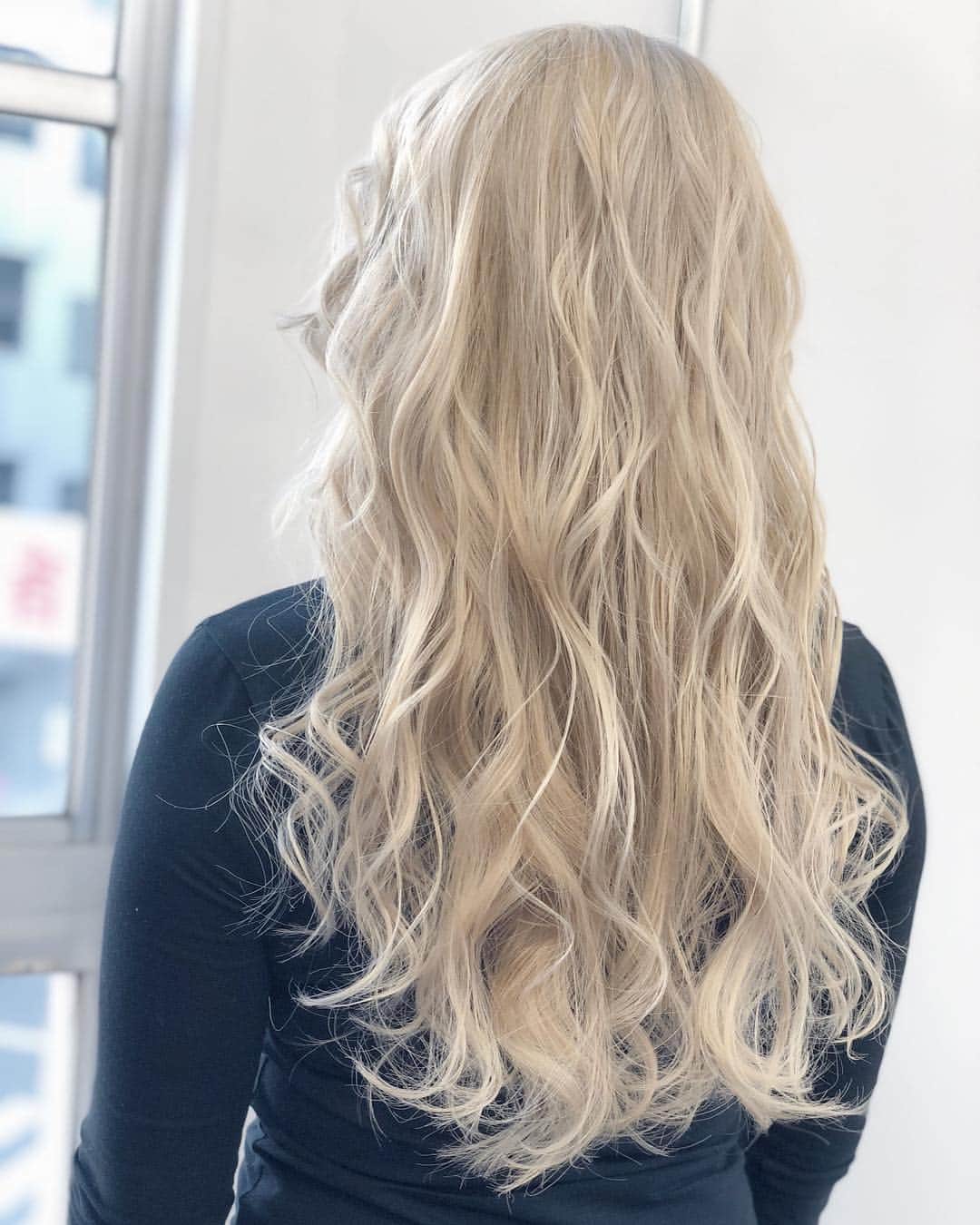 のインスタグラム：「High blond  BLEACH2回以上必須 ★★★ 【PRICE】 cut+color+炭酸スパ ¥8640〜 . cut+color+3STEP treatment +炭酸スパ ¥10800〜 . cut+イルミナcolor+shu uemura art of hair treatment+炭酸スパ ¥11880〜 . cut+quick treatment+炭酸スパ ¥5400〜 . color+2STEPtreatment+炭酸スパ ¥7020〜 . イルミナカラー+shu uemura art of hair treatment+炭酸スパ ¥9720〜 . bleach or highlight/lowlight color+3STEPtreatment+炭酸スパ ¥14040〜 . DMによるご新規のご予約の方はこちらより更に割引させて頂きます！ ★★★ 【REPSENSE】 TEL 052-232-6088 . . 〒460-0003 名古屋市中区錦2-6-19 長者町通ビル3F  #NORI #shuuemura #シュウウエムラ #ヘアスタイル #ヘアカラー #栄 #ノリノリヘアー #グレージュ #ダブルアッシュ #ハイライト #ヘアカタログ #ダブルカラー #デザインカラー #artofhair  #ブリーチ #グラデーションカラー #外人風 #外国人風 #イルミナカラー #バレイヤージュ #アディクシーカラー #レペセンス #REPSENSE #伏見 #丸の内 #followme #錦 #ファイバープレックス」