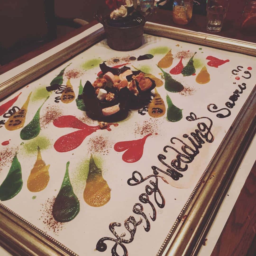 瀬戸サオリさんのインスタグラム写真 - (瀬戸サオリInstagram)「Thank you 🐝2018.2.28 サプライズ嬉しかった…😫💕 . wedding & birthday 👰🏼🎂 ＿＿＿＿＿＿＿＿＿＿＿＿＿＿ #表参道 #サプライズ #デザート  #wedding #birthday  #omotesando  #desrt  #🍰 #🐝 #🍴」3月30日 23時51分 - seto_saori