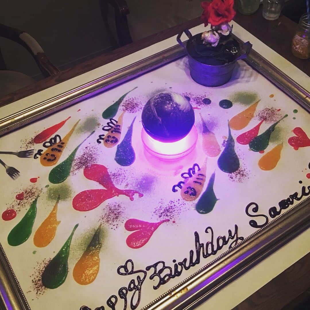 瀬戸サオリさんのインスタグラム写真 - (瀬戸サオリInstagram)「Thank you 🐝2018.2.28 サプライズ嬉しかった…😫💕 . wedding & birthday 👰🏼🎂 ＿＿＿＿＿＿＿＿＿＿＿＿＿＿ #表参道 #サプライズ #デザート  #wedding #birthday  #omotesando  #desrt  #🍰 #🐝 #🍴」3月30日 23時51分 - seto_saori