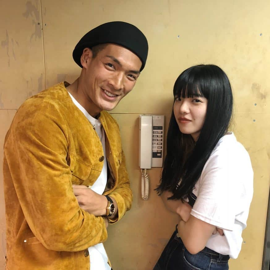 あいみょんさんのインスタグラム写真 - (あいみょんInstagram)「tour 2018「TELEPHONE  LOBSTER  東京 」 槙野さんきてくれた！嬉しい」3月30日 23時51分 - aimyon36