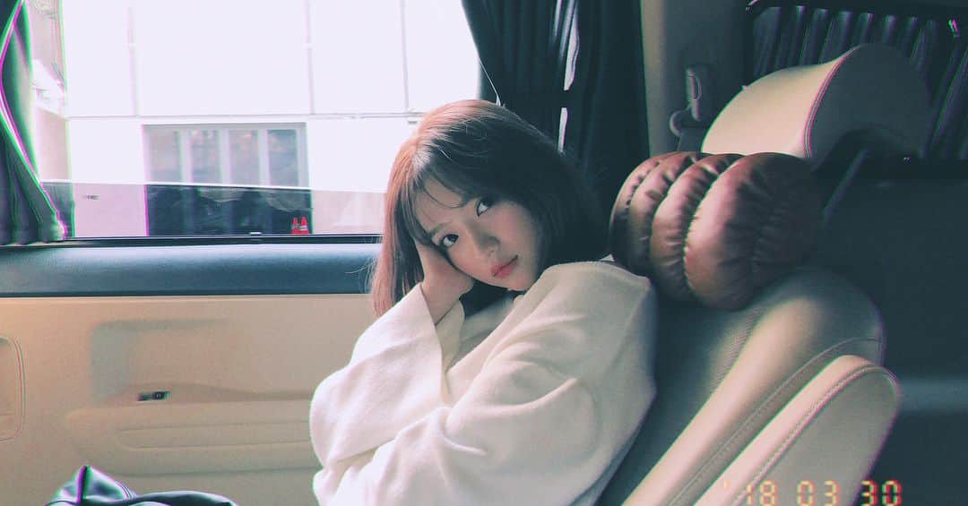 南りほさんのインスタグラム写真 - (南りほInstagram)「Thinking👻💭📷 #film」3月30日 18時16分 - minami.riho