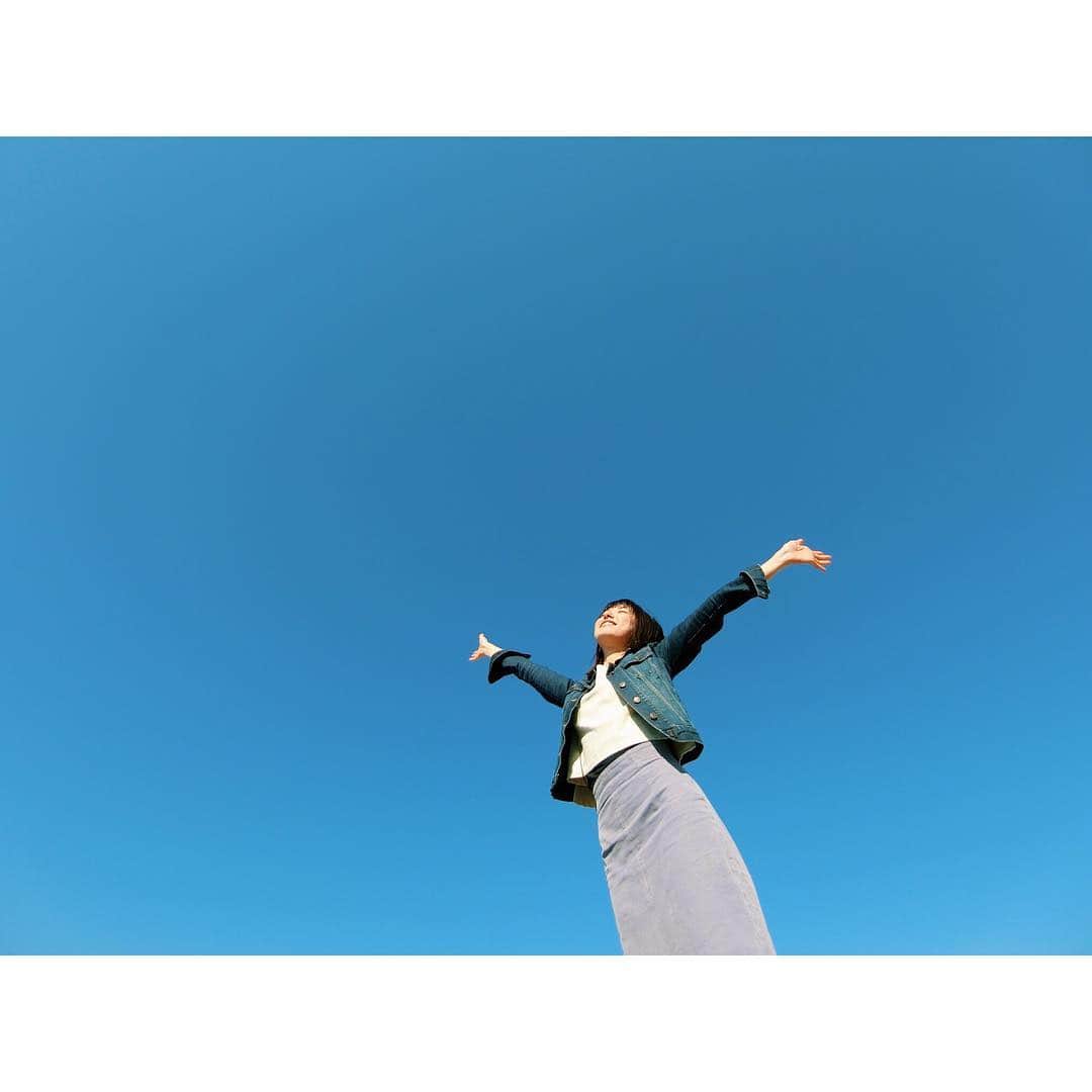 的場絢香さんのインスタグラム写真 - (的場絢香Instagram)「#20180330 青。」3月30日 18時16分 - ayaka_matoba