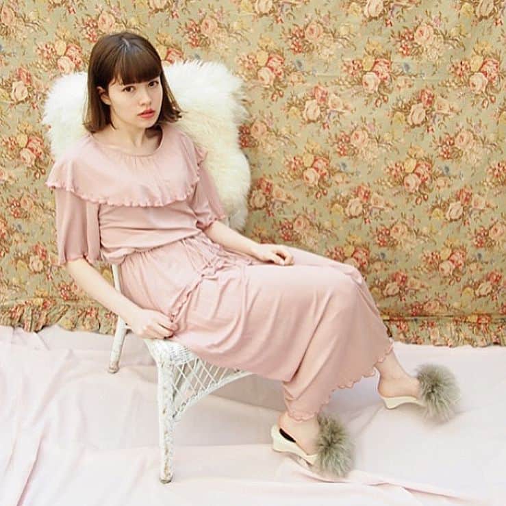 のインスタグラム：「🌷 . . . #vintage #fashion」