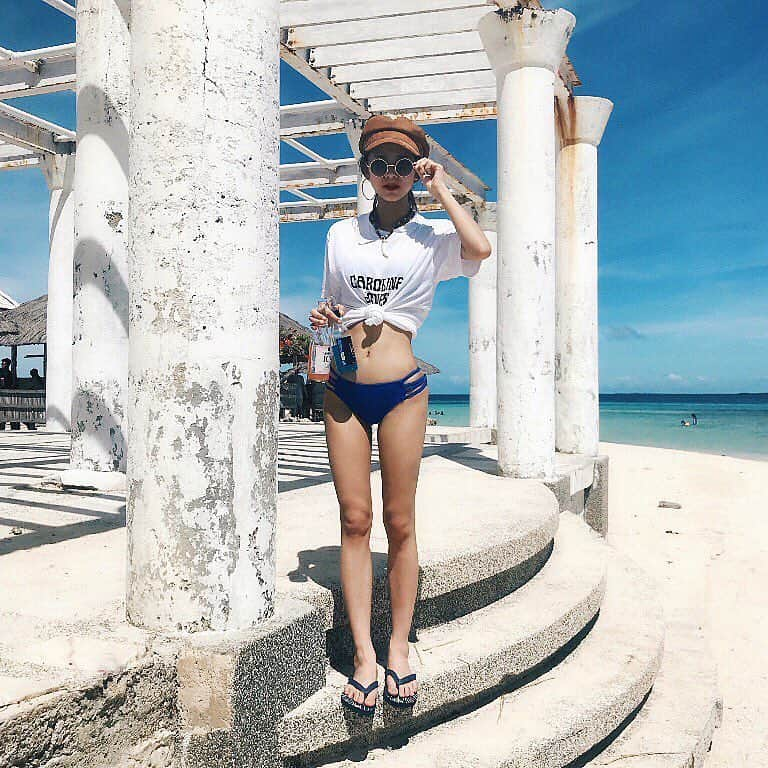 美女美容事情さんのインスタグラム写真 - (美女美容事情Instagram)「⠀⠀⠀⠀⠀ 《🏖家族でセブ島🏖》 ⠀⠀⠀⠀⠀⠀⠀⠀⠀⠀⠀⠀ *⠀⠀⠀⠀⠀⠀⠀⠀⠀⠀⠀ リポストを使って、素敵な写真📷✨を投稿されてる方を紹介させて頂く⠀⠀⠀⠀⠀⠀⠀⠀⠀⠀⠀⠀ 【💄美女美容事情💅】のコーナーです✨⠀⠀ ⠀ *⠀⠀⠀⠀ 今回ご紹介させて頂きますのは‼️⠀⠀⠀⠀⠀⠀⠀⠀ 高嶋未来さん< @miiiiiraixx >の素敵なお写真📸⠀⠀⠀⠀ *⠀⠀⠀⠀⠀ 家族旅行でセブ島✈️🏖⠀ 家族で南国なんて羨ましい❣️⠀ そしてスタイルが良くてオシャレ✨⠀ 高嶋未来さんはブログでコーデを載せてたりしてるので見ていて参考になります💕⠀ *⠀⠀⠀ 高嶋未来さんのアカウントには他にも素敵な投稿が沢山ありますので是非覗いてみてね💁‍♀️💙⠀⠀⠀⠀⠀⠀ *⠀⠀⠀⠀⠀⠀⠀ 高嶋未来さん< @miiiiiraixx >⠀ 素敵な投稿ありがとうございました☺️📸✨⠀⠀⠀⠀⠀ ⠀⠀⠀⠀⠀⠀⠀ ⠀⠀⠀⠀⠀⠀⠀⠀ ⠀⠀⠀⠀⠀⠀⠀ ⠀⠀⠀⠀⠀⠀ △▼△▼△▼△▼△▼△▼△▼△▼△▼⠀⠀⠀⠀⠀⠀⠀⠀⠀⠀⠀⠀⠀⠀⠀⠀⠀⠀⠀ 👙🌴ご好評につき完売続出😭🙏👙🌴⠀⠀⠀⠀⠀⠀⠀⠀⠀⠀⠀⠀⠀ ⠀⠀⠀⠀⠀⠀⠀⠀⠀⠀⠀ △▼△▼△▼△▼△▼△▼△▼△▼△▼⠀⠀⠀⠀⠀⠀⠀⠀⠀⠀⠀⠀⠀⠀⠀ < @bi_select >では新作続々入荷中🧡⠀⠀⠀⠀⠀⠀⠀⠀ これから海外へ行く方🙋‍♀️✨卒業旅行を計画中の方💁‍♀️✨南国リゾートにぴったりの水着やビーチ小物の新作が入荷しました💜ぜひショップに遊びにきてね💓⠀⠀⠀⠀⠀⠀⠀⠀ △▼△▼△▼△▼△▼△▼△▼△▼△▼⠀⠀⠀⠀⠀⠀⠀⠀⠀⠀⠀⠀ ――――――――――――――――⠀⠀⠀⠀⠀⠀⠀⠀⠀⠀⠀ 一般販売開始しました‼️❣️⠀⠀⠀⠀⠀⠀⠀⠀⠀⠀⠀⠀⠀⠀ ↓是非チェック↓⠀⠀⠀⠀⠀⠀⠀⠀⠀⠀⠀ < @sesta_official >⠀⠀⠀⠀⠀⠀⠀⠀⠀⠀⠀⠀⠀⠀⠀⠀⠀⠀⠀ スウェットブランドSesta(セスタ)⠀⠀⠀⠀⠀⠀⠀⠀⠀⠀⠀⠀⠀⠀⠀ ――――――――――――――――⠀⠀⠀⠀⠀⠀⠀⠀⠀⠀⠀⠀⠀⠀⠀⠀⠀⠀⠀ ❤️🧡💛「美女美容事情」💚💙💜⠀⠀⠀⠀⠀⠀⠀⠀⠀⠀⠀ 👇掲載ご希望の方は👇⠀⠀⠀⠀⠀⠀⠀⠀⠀⠀⠀⠀ @b_b_j.jタグ付けと🖤 # ビジョビ⠀🖤⠀⠀⠀⠀⠀⠀⠀⠀⠀⠀⠀ をタグ付けお願いします✨⠀⠀⠀⠀⠀⠀⠀⠀⠀⠀⠀⠀ ――――――――――――――――⠀⠀⠀⠀⠀⠀⠀⠀⠀⠀⠀⠀⠀⠀⠀⠀⠀⠀⠀ ～姉妹アカウントのご紹介～⠀⠀⠀⠀⠀⠀⠀⠀⠀⠀⠀⠀⠀⠀⠀⠀⠀⠀⠀⠀⠀⠀⠀ ◇美容情報を紹介している«美女美容事情～Beauty～»⠀⠀⠀⠀⠀⠀⠀⠀⠀⠀⠀⠀⠀⠀⠀⠀⠀⠀⠀⠀⠀⠀⠀ ( @b_b_j.j_b )⠀⠀⠀⠀⠀⠀⠀⠀⠀⠀⠀⠀⠀⠀⠀⠀⠀⠀⠀⠀⠀⠀⠀ ◇美しい旅スポット紹介をしている«美 spot»⠀⠀⠀⠀⠀⠀⠀⠀⠀⠀⠀⠀⠀⠀⠀⠀⠀⠀⠀⠀⠀⠀⠀ ( @b__spo )⠀⠀⠀⠀⠀⠀⠀⠀⠀⠀⠀⠀⠀⠀⠀⠀⠀⠀⠀⠀ よかったらこちらも覗いてみてね✨⠀⠀⠀⠀⠀⠀⠀⠀⠀⠀⠀⠀⠀⠀⠀⠀⠀⠀⠀⠀⠀⠀⠀ ――――――――――――――――⠀⠀⠀⠀⠀⠀⠀⠀⠀ @b_b_j.j⠀⠀⠀⠀⠀⠀⠀ #trip #オシャレ  #海外旅行  #カメラ女子⠀⠀ #旅したくなるフォト #女子カメラ ⠀⠀⠀⠀⠀ #女子旅行 #南国⠀⠀⠀ #女子カメラフォト部 #スマイル ⠀⠀⠀⠀⠀ #セブ島 #インスタジェニック ⠀ #バカンス #リゾート⠀⠀⠀ #南の島 #水着⠀ #スタイル抜群 #水着コーデ⠀ #美脚  #美肌⠀⠀⠀ #シンプルコーデ #カメラ女子部 ⠀⠀ #きれいめカジュアル #大人女子⠀⠀⠀ #女子力 #女子力up⠀⠀⠀ #goodtime  #オトナ女子 ⠀ #bikini  #gooddays」3月30日 20時51分 - b_b_j.j