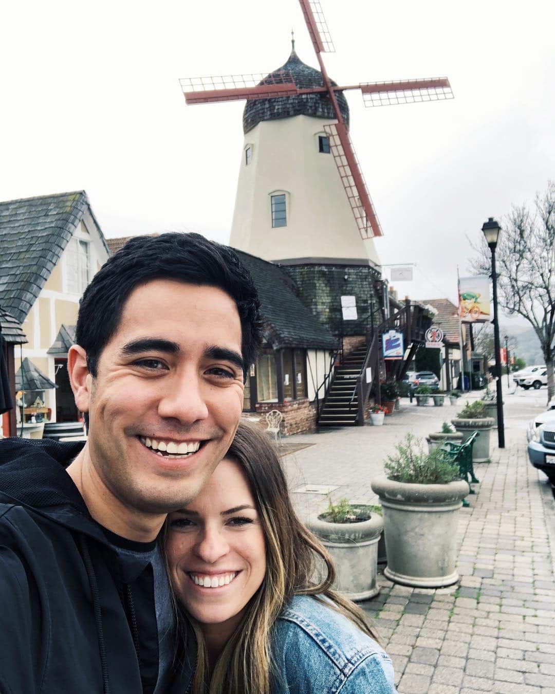 ザック・キングのインスタグラム：「love this wife of mine ❤️ @rachelmking」