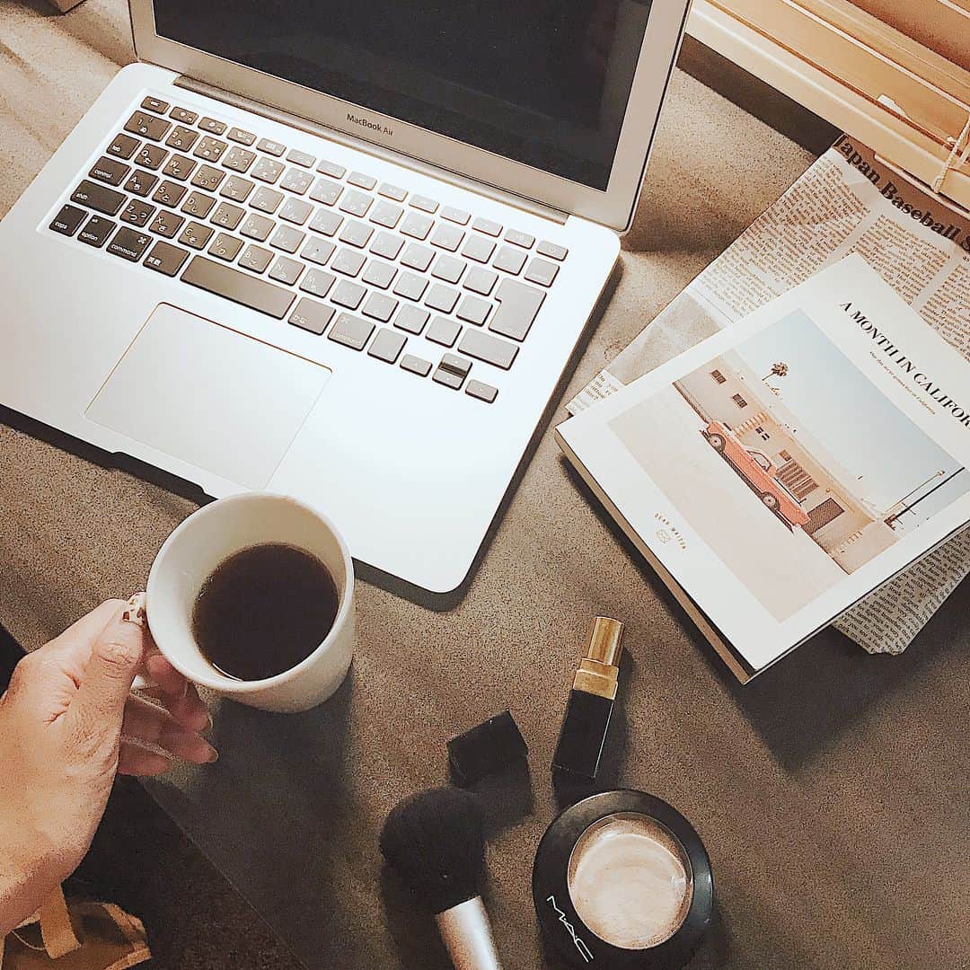のインスタグラム：「・ ・ @hotel_felice_akasaka のOpen記念で ご招待して頂きました❤️❤️ 部屋は和を基調とした落ち着いた雰囲気で お風呂はグレーとブルーの間の色？のタイルで すごく可愛かったぁ◡ູ̈💓 #フォトジェニック な写真が撮れるし#good だねっ(◍˃̵͈̑ᴗ˂̵͈̑) あ、あと私ついに#パソコン 買いましたw いい値段したのでお仕事頑張る！！！！笑 ・ ・ #フェリーチェ#felice#hotel#ホテル#お泊まり女子会#お泊り#泡風呂#バブルバス#bubblebath#パソコン#珈琲#コーヒー#coffee #Life#traveler#travel#travelgram#instagramer#旅#女子旅#タビジョ #赤坂#赤坂ホテル#東京ホテル#旅行好きな人と繋がりたい#girl#model#Life#フォトジェニック#genic_girls」