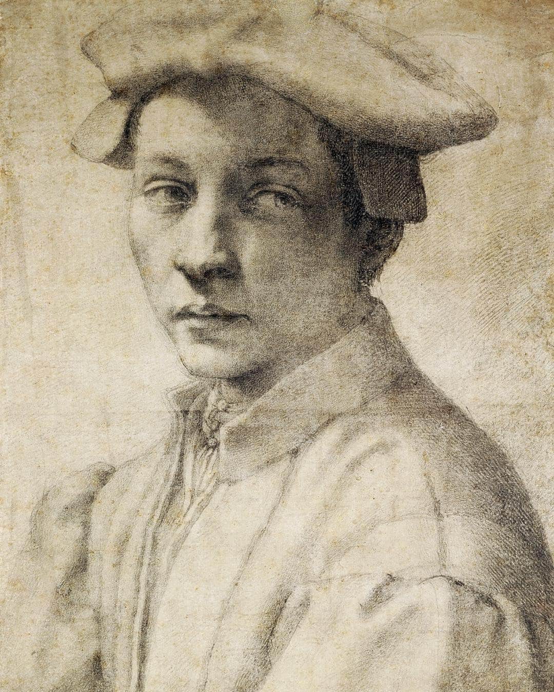 のインスタグラム：「Michelangelo was known to have been reluctant to make portrait drawings unless for close friends – he once said his drawings were made ‘for love rather than duty’. This fine chalk portrait from 1530 depicts Andrea Quaratesi, a well-dressed young man from Florentine nobility. Here the shadows are carefully created by small, parallel strokes of chalk – zoom to see more detail! It’s thought that Michelangelo may have taught the young Andrea how to draw – a note by the artist on a different drawing remarks ‘Andrea, have patience’. #Michelangelo #Renaissance #ItalianRenaissance #art #drawing #chalk #Florence #Firenze #artist」