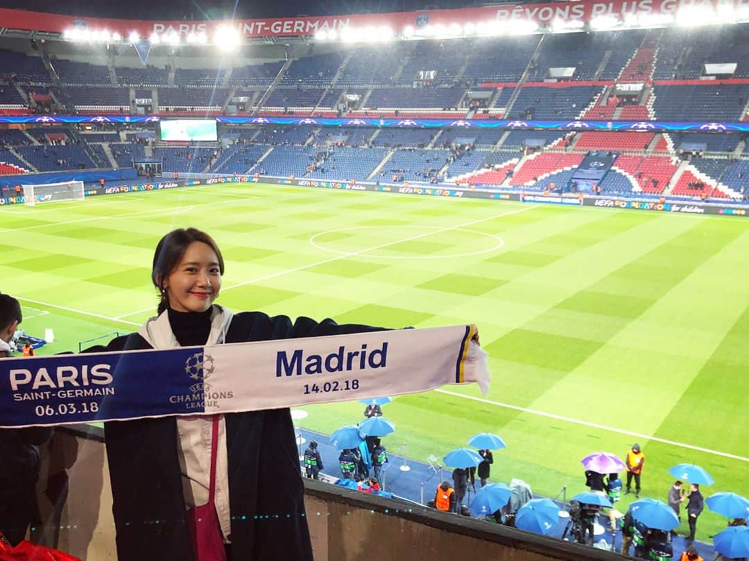 ユナさんのインスタグラム写真 - (ユナInstagram)「🏟🙌⚽️ #uefachampionsleague😍 #parissaintgermain #realmadrid  #융스타그램」3月8日 15時51分 - yoona__lim