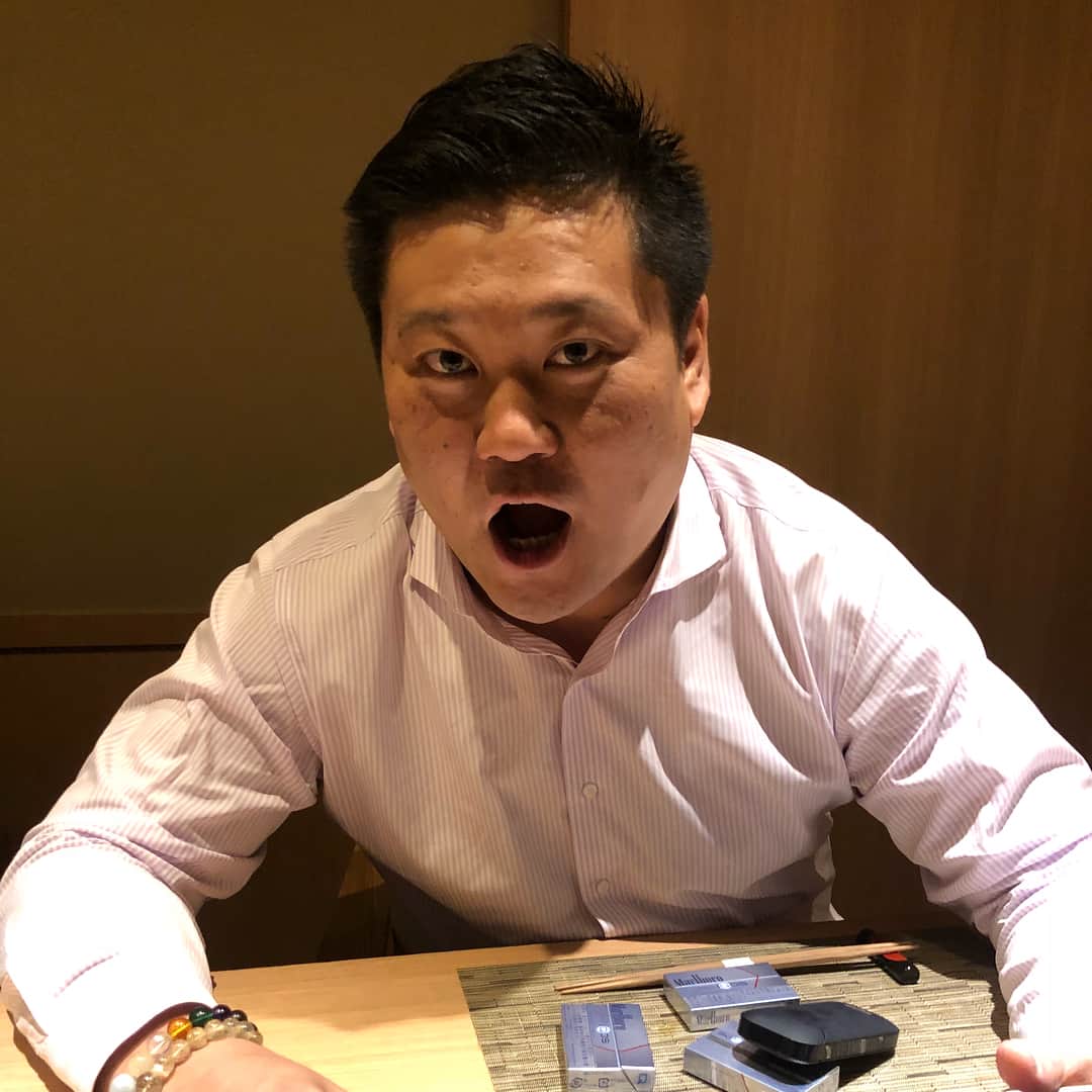 中田翔さんのインスタグラム写真 - (中田翔Instagram)「皆さんお疲れ様です！東京着いて今から食事してきます！今日は、もっちゃんと食事です！！この人は俺にインスタ教えてくれた師匠？笑！！ 元々俺のマネージャー笑！ #中田翔#もっちゃん#今日もやきとり」3月8日 20時28分 - shonakata_official