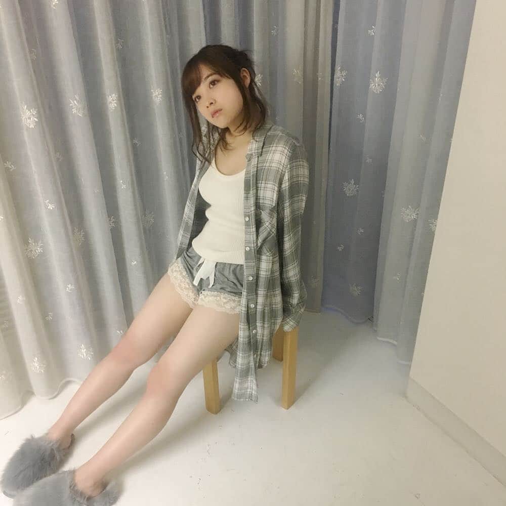 週刊少年マガジンのインスタグラム：「#オフショット #レアショット  発売中の週刊少年マガジン14号のグラビアは #橋本環奈 さん！ クオカを50名様に！」