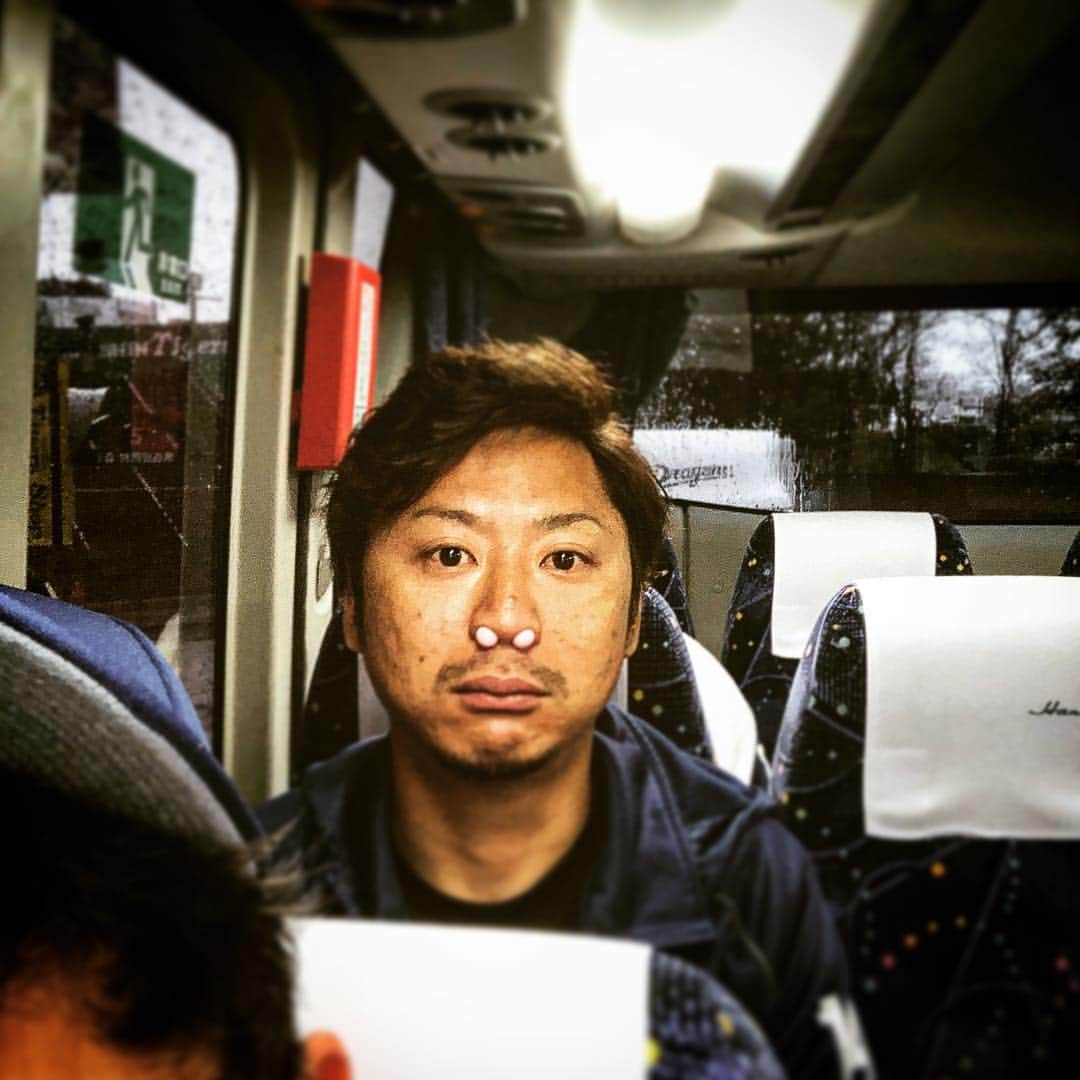 祖父江大輔のインスタグラム：「#谷元圭介#たにもん#花粉症#新しい花粉症対策#e-maのど飴」