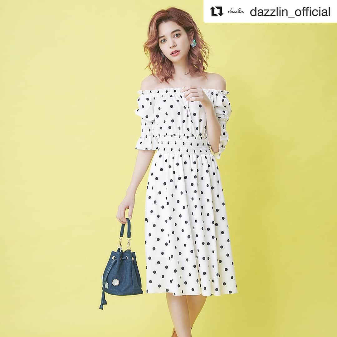 桑島 夢さんのインスタグラム写真 - (桑島 夢Instagram)「. . オフショルかわいい( ´｡›ω‹｡`)💘 . #Repost @dazzlin_official with @get_repost ・・・ . 【 infomation 】 . ルミネ店舗 3.8 on sale 全店 3.9 on sale . #ドットオフショルワンピース ¥7,900＋tax . 発売前から多数お問い合わせ頂いていたワンピース❤︎ いよいよ発売です！ . --------------------------------------- 《 ルミネ店舗同時開催 》 . 3.8-3.14 ▶︎ Set Price onepiece×outer ▷¥13,000＋tax #ドレストレンチコート #フェイクスエードカラーライダース #ラッフルデニムGジャン  #フェイクレザーライダース #リバーシブルケーブルブルゾン ▷¥11,000＋tax #コンパクトGジャン . 対象のITEMは店舗staffまで お問い合わせください♪ . 詳細はdazzlin店舗Twitterをcheck!! . . @dazzlin_staff  @dazzlin_official . #dazzlin #dazzlinofficial #dazzlin_official #summer #spring #2018ss #japanesefashion #fashion #girl #fashion #runwaychannel」3月8日 18時08分 - yumepi23