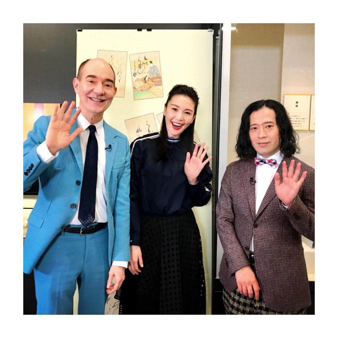 知花くららさんのインスタグラム写真 - (知花くららInstagram)「おはようございます✨ キャンベルさんと又吉直樹さんと、テレビの収録したよ😃  tvkテレビ神奈川 開局45周年記念特別番組 「ことば〜あなたの愛する日本語は何ですか？〜」 3/16(金)20:00〜21:00 オンエアです！ . . #tvk #ことば #楽しかったなあ #日本語って #難しいけど美しい #ロバートキャンベル さん #又吉直樹 さん」3月9日 6時38分 - chibanakurara.official