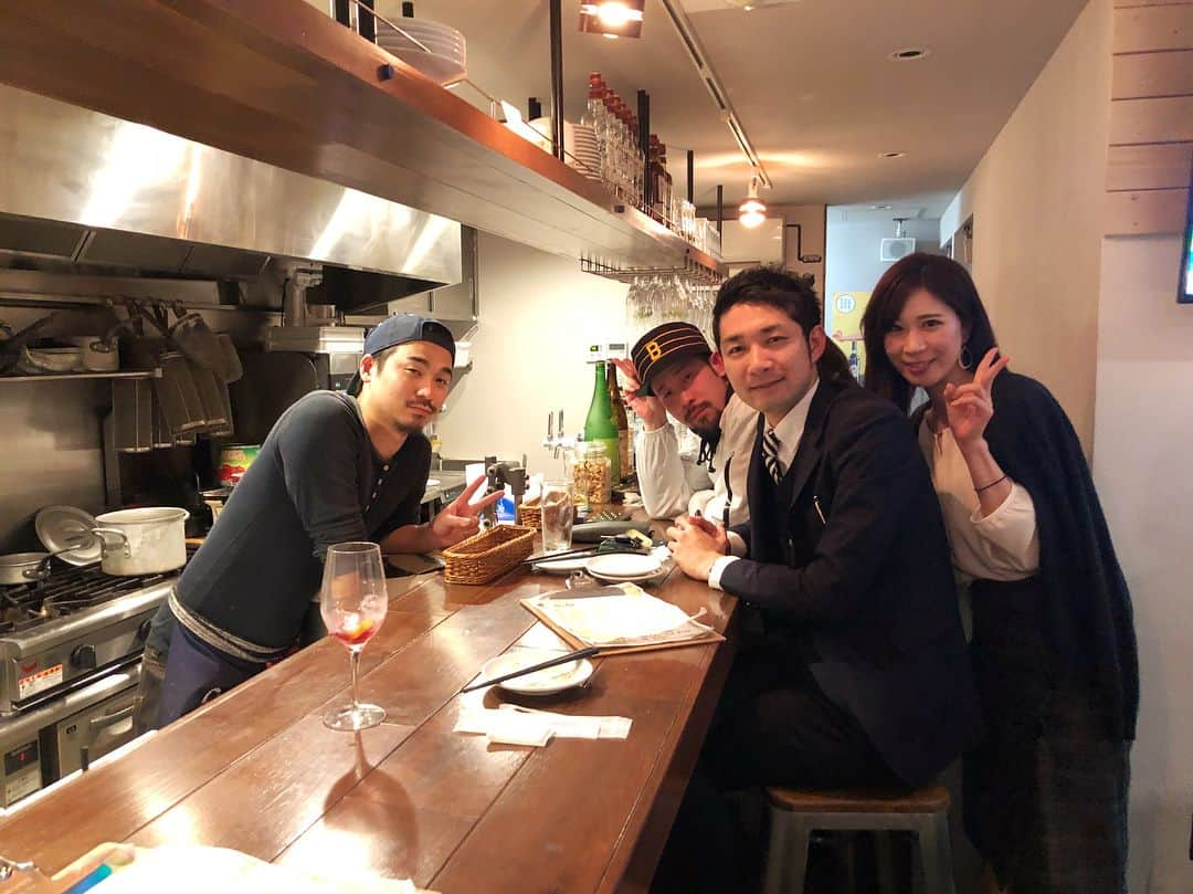 藤原広明さんのインスタグラム写真 - (藤原広明Instagram)「地元の親友の店に行ったら久々の同級生に会えました。結婚したり、子供がいたり、こじらせてる奴がいたり。人生色々でも楽しい。みんな幸せになろう幸せになってくれ。」3月9日 0時01分 - hiroaki_drums_superbeaver