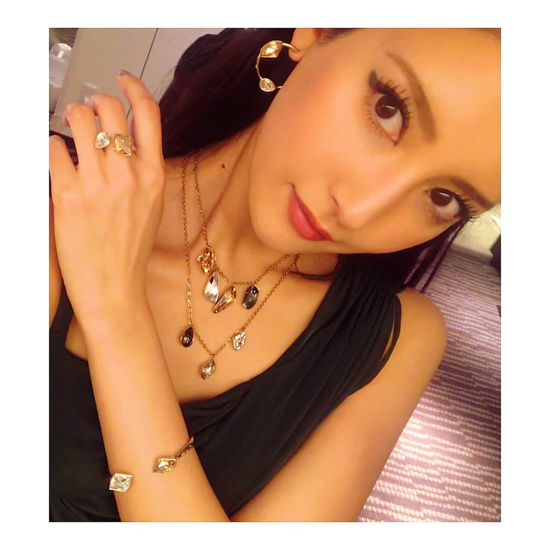 菜々緒さんのインスタグラム写真 - (菜々緒Instagram)「@swarovski × @jasonwu ❤️💚💛」3月9日 7時02分 - nanao_official