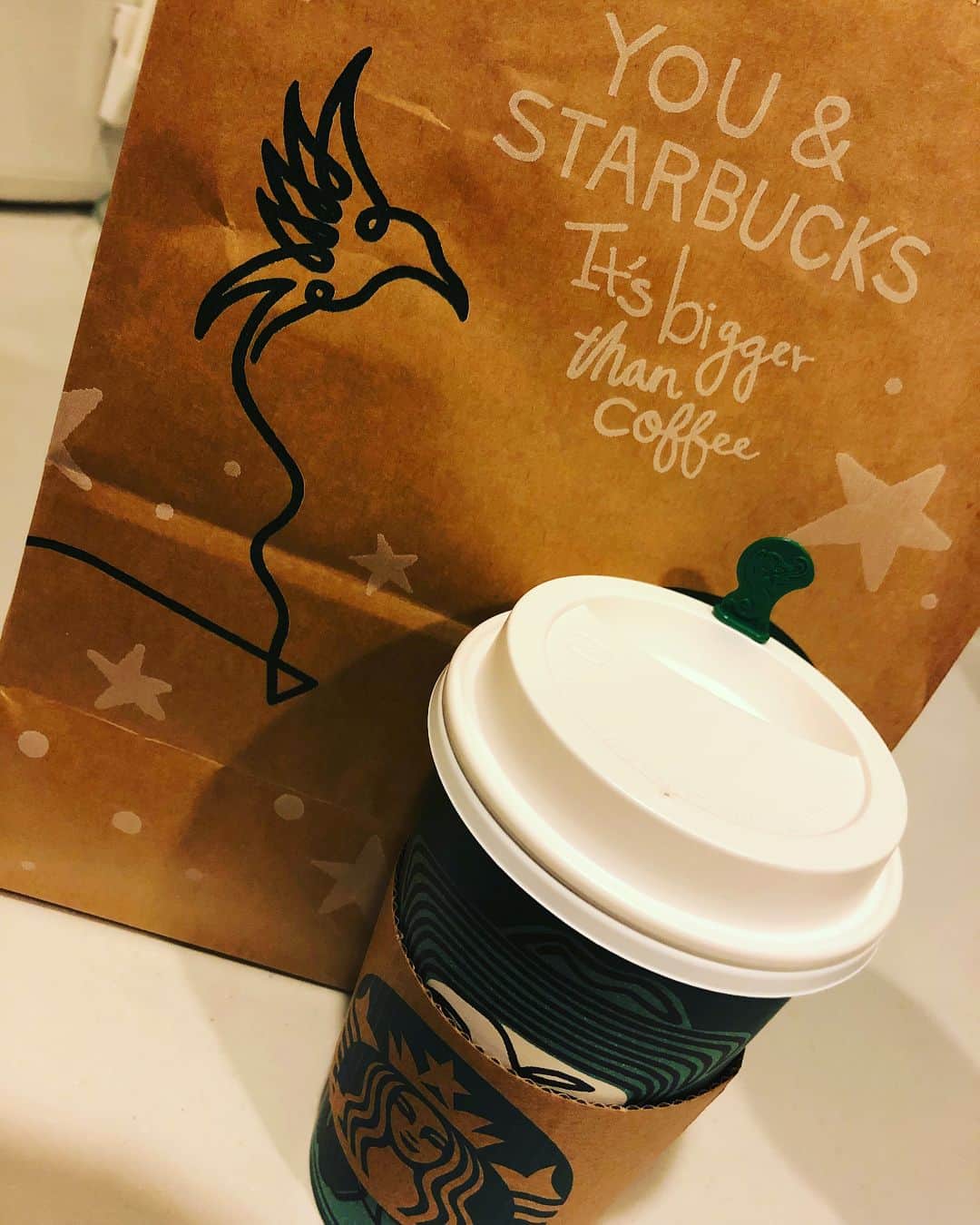 安藤美姫さんのインスタグラム写真 - (安藤美姫Instagram)「Now!!! Also this year, Starbucks Japan started Charity event for TOHOKU😌🙏 Please buy Starbucks coffee with Charity card for TOHOKU😌🙏✨💕💕💕 震災復興支援ハミングバードスターバックスカード2018年バージョンゲット！ そして今年もこのチャリティカードでスタバを購入するとその1杯が東北の子どもたちの進学支援に😌😌😌 今年の“一筆書き”のデザインには、お客様と東北の子どもたちとのつながりがこの先も続いていくようにと願いが込められているんですって🙏💕💕💕 デザインが素敵すぎて朝1番で買いに行きました😊✨✨✨ 今までのチャリティカードでも支援になりますので皆様是非スターバックスで繋がりましょう😌♥️ #スターバックス #ハミングバードコーヒー  #ハミングバードスターバックスカード  #東北 #震災復興支援 #starbucks  #starbucksjapan  #charity  #tohoku」3月9日 8時43分 - miki_m_ando0403