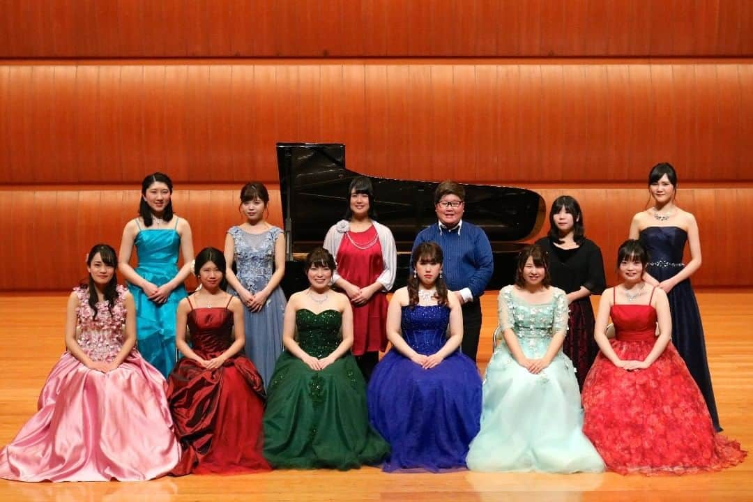 福岡女子短期大学さんのインスタグラム写真 - (福岡女子短期大学Instagram)「🎹卒業演奏会🎹 *.゜｡:+*.゜｡:+*.゜｡:+*.゜｡:+*. 昨日(3/8)ＦＦＧホールにて、音楽科『第47回  卒業演奏会 』が開催されました🌟ご来場いただいた皆様ありがとうございました😊 *.゜｡:+*.゜｡:+*.゜｡:+*.゜｡:+*. #福岡女子短期大学 #福女短 #福岡女子短期大学音楽科 #音楽科 #卒業演奏会 #コンサート #演奏会 #卒業 #卒業コンサート #福岡 #音楽 #ステージ #音楽好きな人と繋がりたい *.゜｡:+*.゜｡:+*.゜｡:+*.゜｡:+*. #music #concert #college #goodmusic #instamusic #clasicmusic #dress #beautifuldress #enjoymusic #musicology #graduation  #fukuoka #fwjc」3月9日 10時45分 - fukuoka_wjc