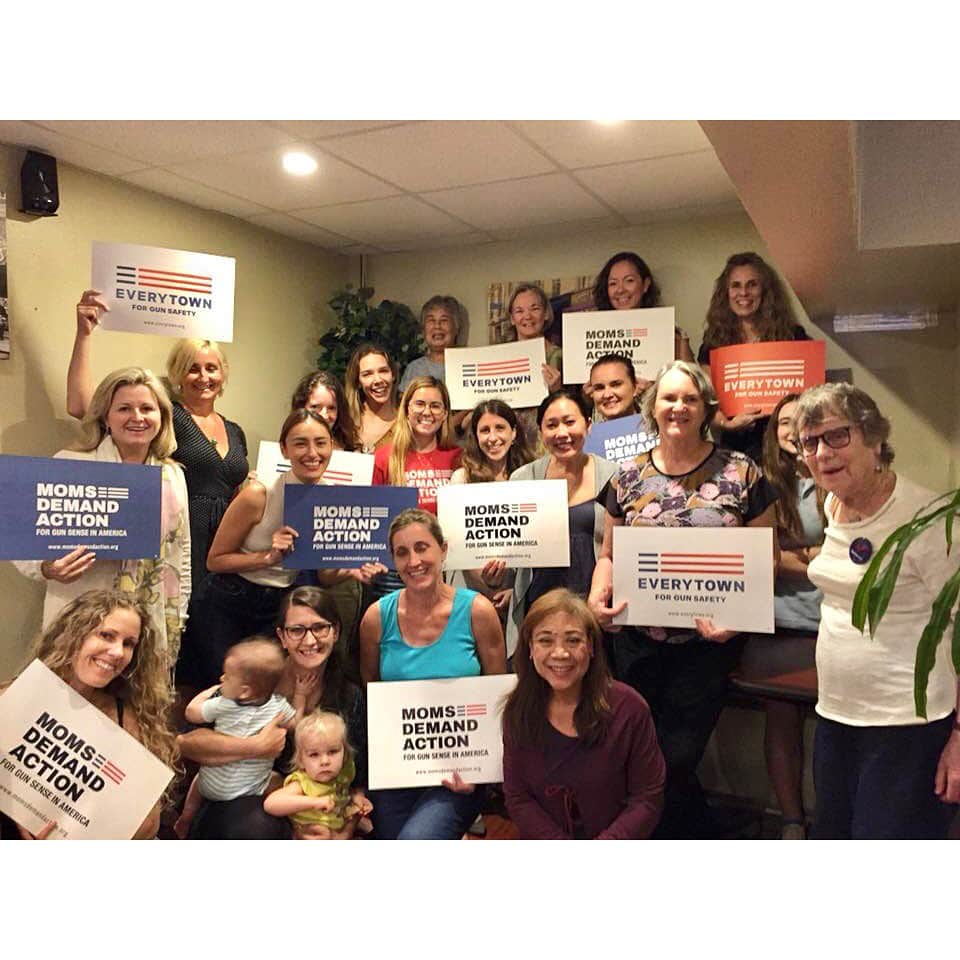 長谷川潤さんのインスタグラム写真 - (長谷川潤Instagram)「So honored and humbled to have learned and walked with these Moms (and Dads!) today. @momsdemand @everytown」3月9日 11時47分 - liveglenwood